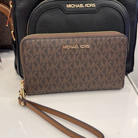 Michael Kors MK Signature Large Flat Multi-Function Phone Case Wallet Wristlet - Picture 8 of 16